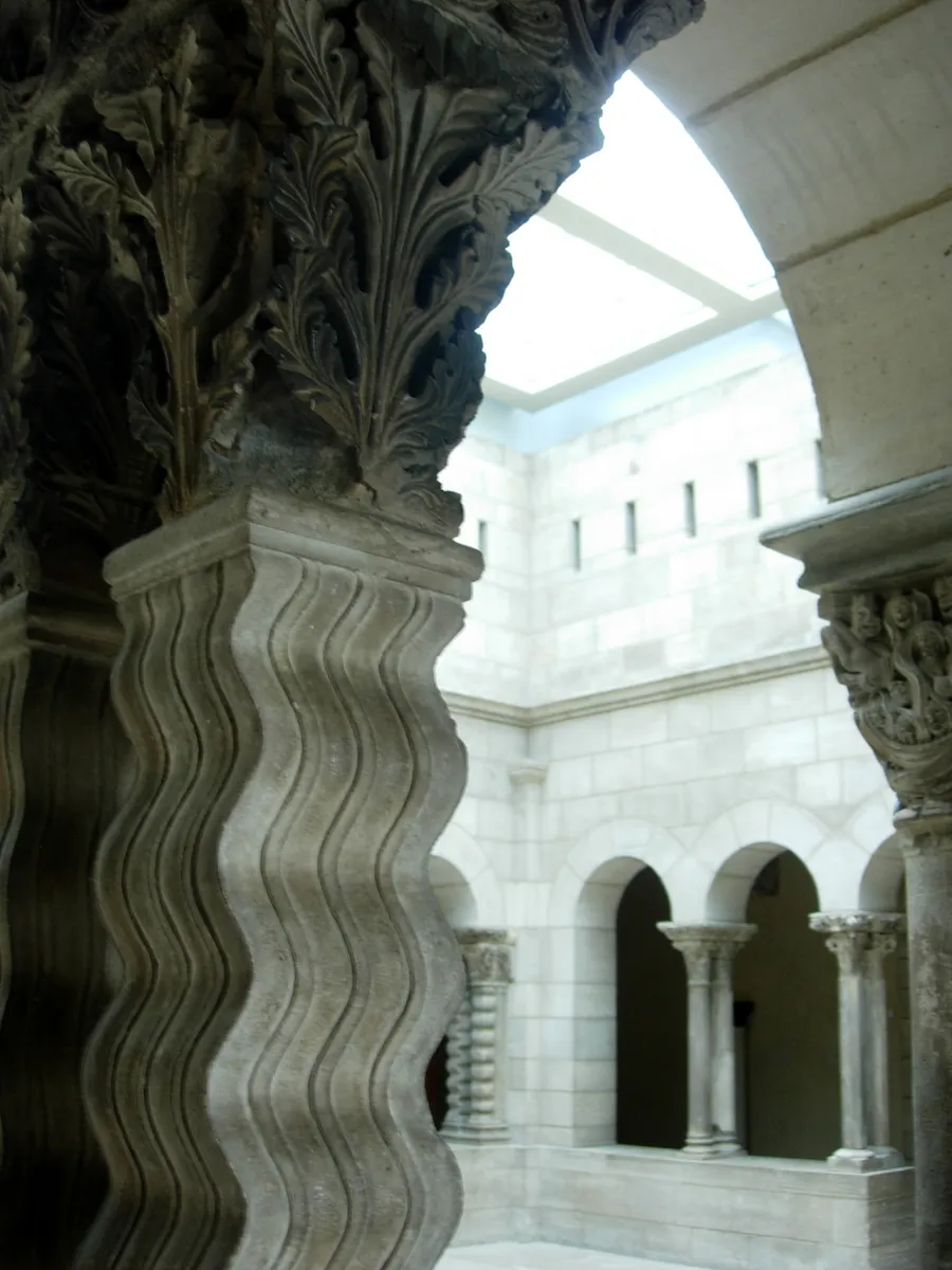 Cloisters — Urban landscapes, photograph by Esther Piaskowski